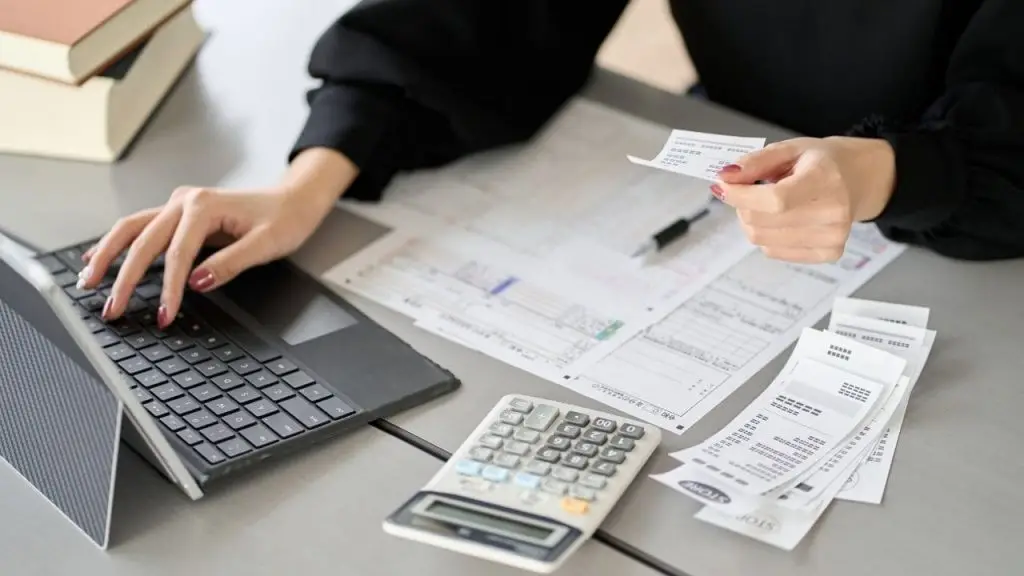 Gestión de gastos de empresa digitalizada con Captio desde portátil y tickets – Solución tecnológica de Stratic