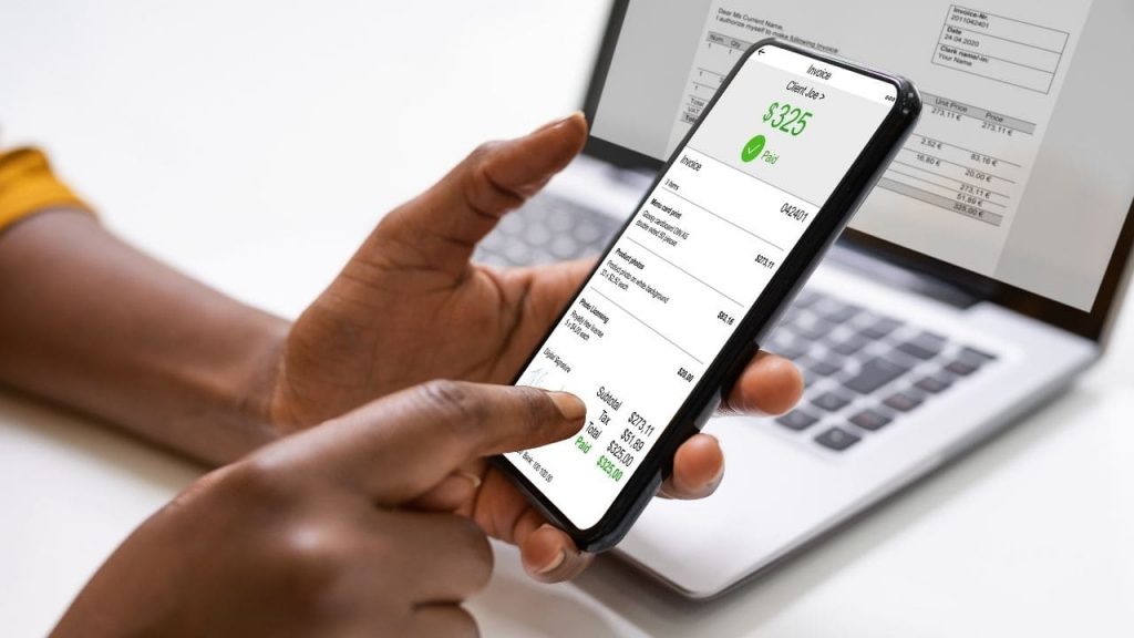 Digitalización inteligente desde el móvil con tecnología OCR, gracias a al producto FacturAItor de Stratic