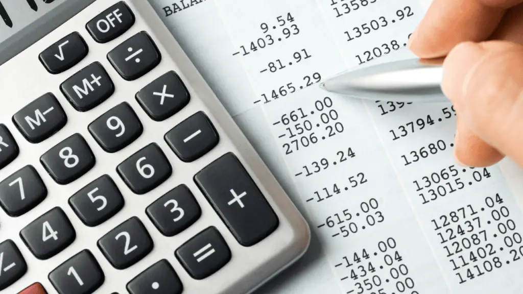 Contabilidad y finanzas en un ERP con cálculo y revisión de balances para mejorar el control financiero empresarial con Stratic